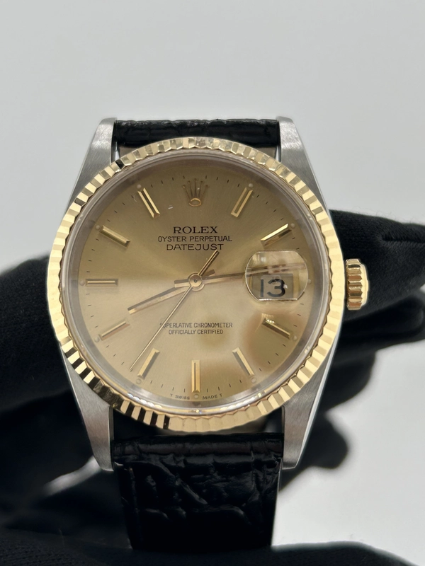 Rolex Datejust 36 Champagne Stick Dial on Generic Black Leather Strap Ref. 16233 1991 view 3