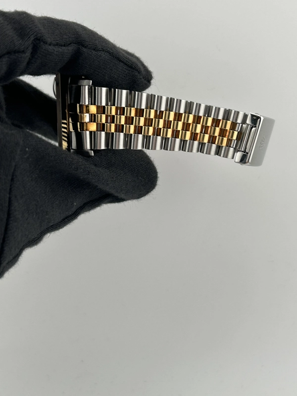 Rolex Datejust Champagne Stick Dial on D Link Jubilee Ref. 16233 Papers 1994 view 5