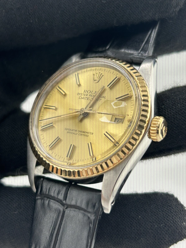 Rolex Datejust 36 Champagne Stick Dial on Generic Black Leather Strap Ref. 16013 1984 view 3