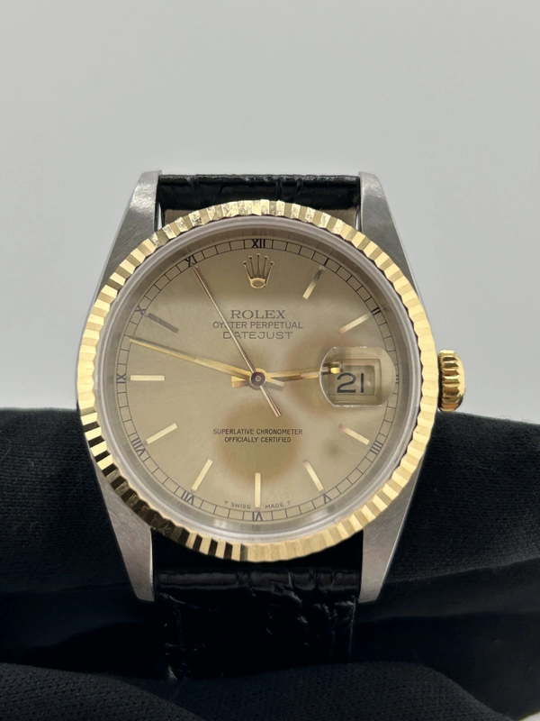 Rolex Datejust 36 Champagne Stick Dial on Generic Black Leather Strap Ref. 16233 1989 view 2