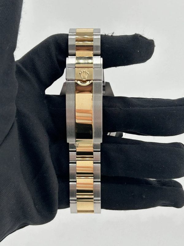Rolex Sea-Dweller 43 Black Dial on 2 Tone Oyster Bracelet Ref. 126603 Card 2020 view 4