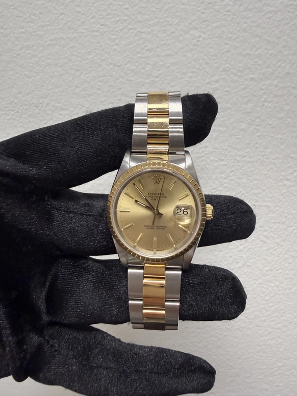 Rolex Oyster Perpetual Date Champagne Stick Dial on Oyster Ref. 15223 Papers 1990 view 2
