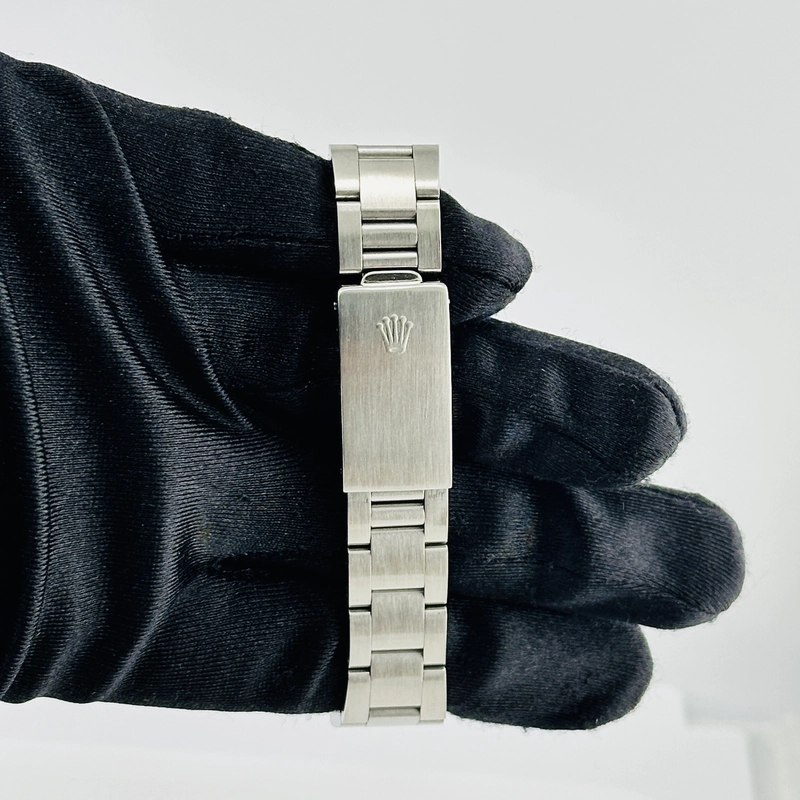 Rolex Oyster Perpetual Date Silver Stick / Has Spots Dial on Oyster Bracelet Ref. 15010 1984 view 4
