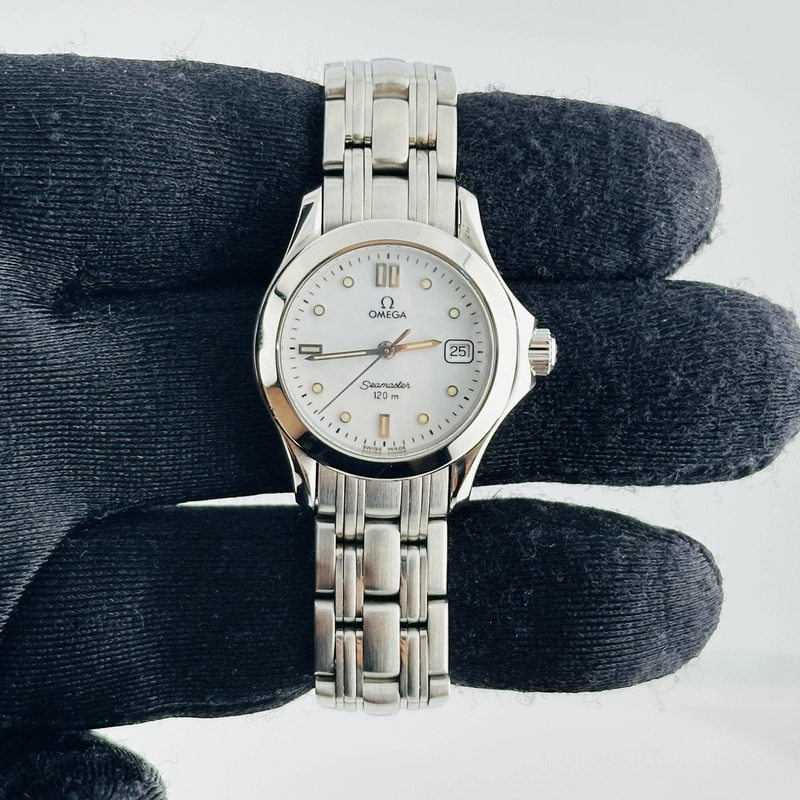 Omega Sea-Master White Stick Dial on Stainless Steel Bracelet Ref. 2511.20.00 Card 1995 view 3