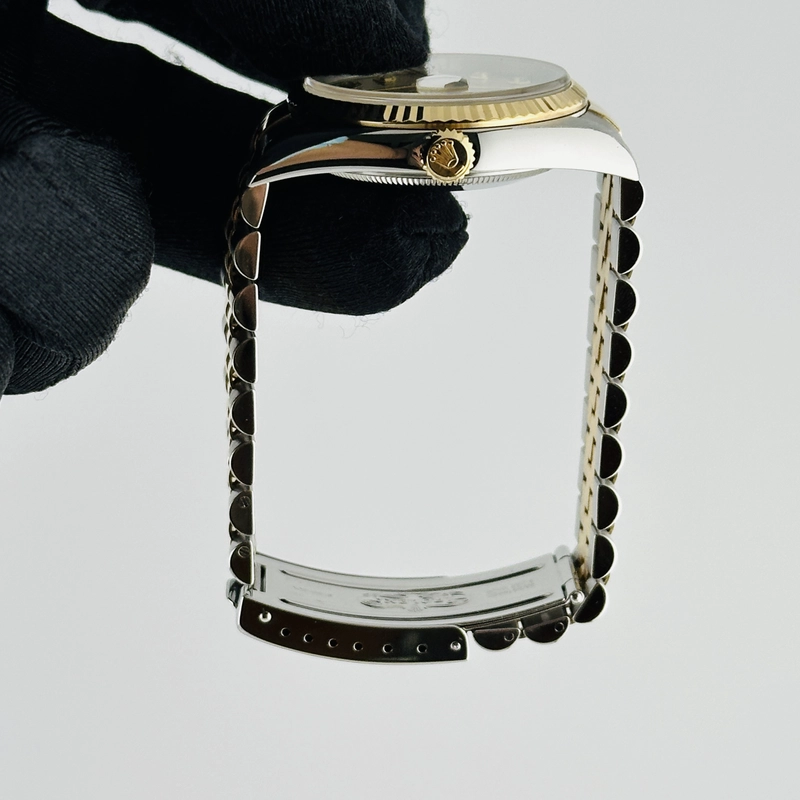 Rolex Datejust Champagne Diamond Factory Dial on D Link Jubilee Bracelet Ref. 16233G 1991 view 6
