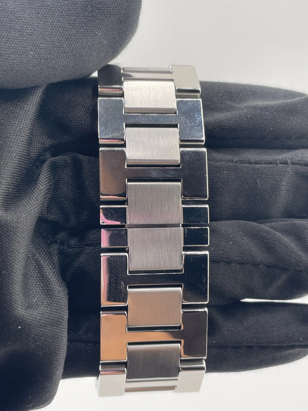 Cartier Ronde Solo Silver Dial on Bracelet Ref. W6701005 2015 view 4