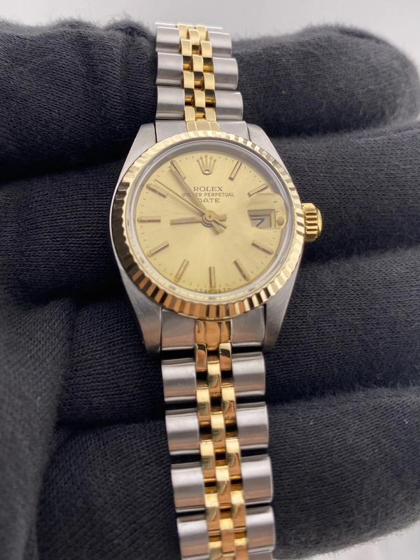 Rolex Oyster Perpetual Date Champagne Stick Dial on D Link Jubilee Ref. 6917 1983 view 3