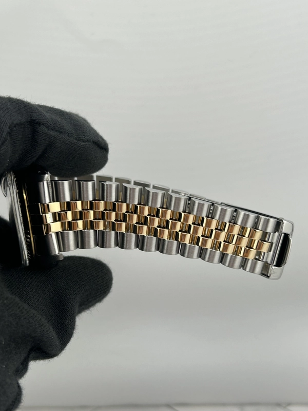 Rolex Datejust Champagne Stick Dial on D Link Jubilee Bracelet Ref. 16013 1988 view 5