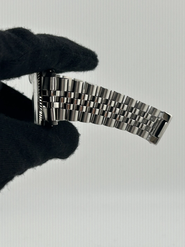 Rolex Datejust 36 Silver Stick Dial on Jubilee D Link Bracelet Ref. 1601 1976 view 5
