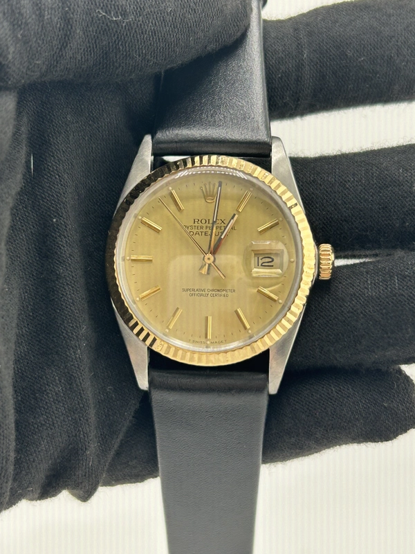 Rolex Datejust 36 Champagne Stick Dial on Generic Black Leather Strap Ref. 16013 1988 view 2