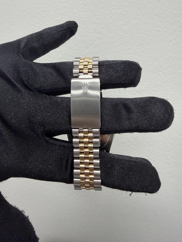 Rolex Datejust Champagne Stick Dial on D Link Jubilee Ref. 16013 1981 view 3