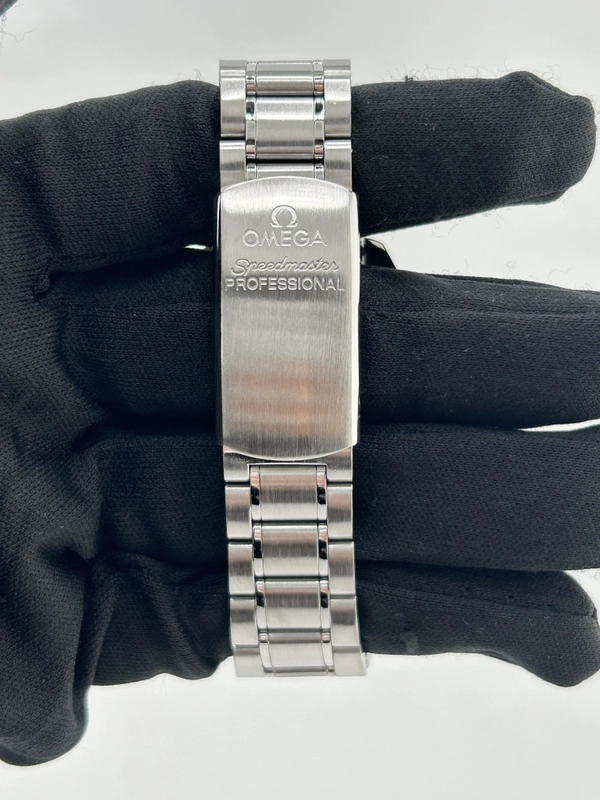 Omega Speedmaster Moonwatch Black Dial on Steel Ref. 3590.50.00 view 4