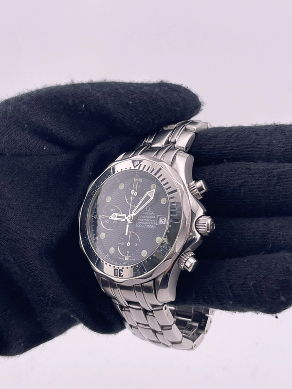 Omega Seamaster Blue Wave Motif Dial on Stainless Steel Bracelet Ref. 2598.80.00 Card 2001 view 3