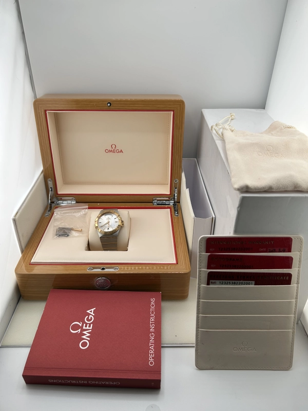 Omega Constellation Day/Date Silver Dial on Stainless Steel And Red Gold Bracelet Ref. 123.25.38.22.02.001 Complete 2018 view 8