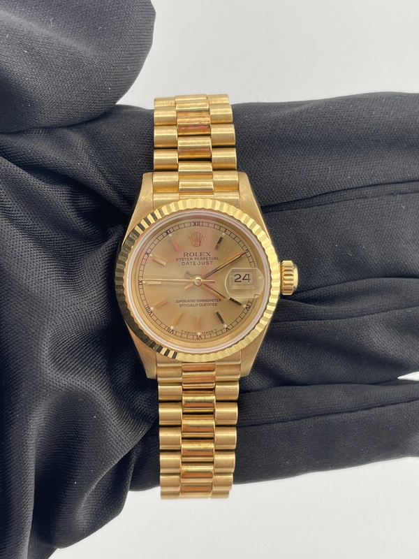 Rolex Datejust Lady Champagne Stick Dial on President Bracelet Ref. 69178 Papers 1990 view 2