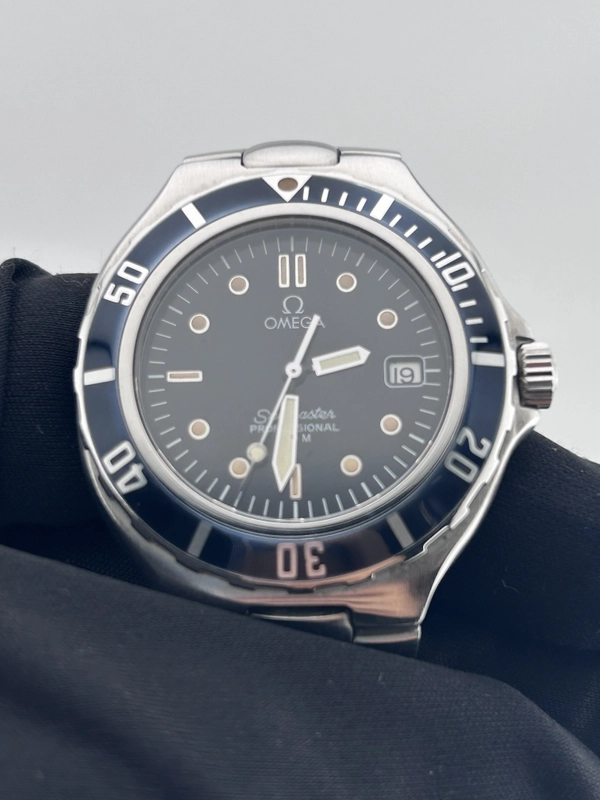 Omega Seamaster Professional 200M Dark Blue Dial on Stainless Steel Ref. 2850.5 view 2