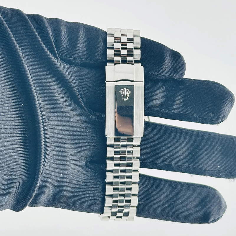 Rolex Datejust 36 Blue Jubilee Diamond Factory Dial on D Link Jubilee Bracelet Ref. 126234 Card 2021 view 4