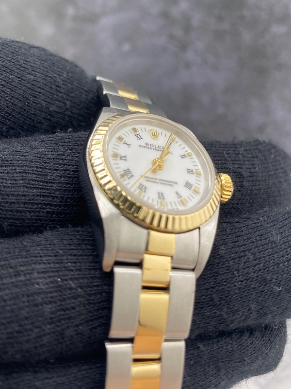 Rolex Oyster Perpetual White Roman Dial on Oyster Ref. 67193 2001 view 3