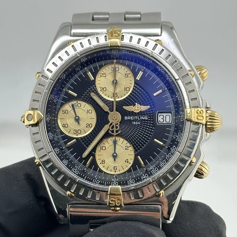 Breitling Chronomat Black Dial on Stainless Steel Bracelet Ref. B13050.1 view 2