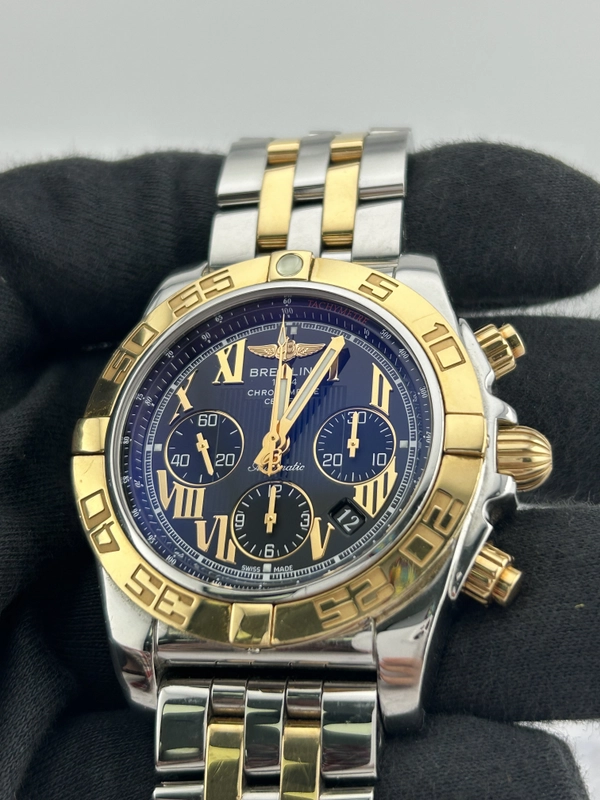 Breitling Chronomat Black Roman Dial on Stainless Steel/Rose Gold Ref. CB0110 Card 2016 view 3