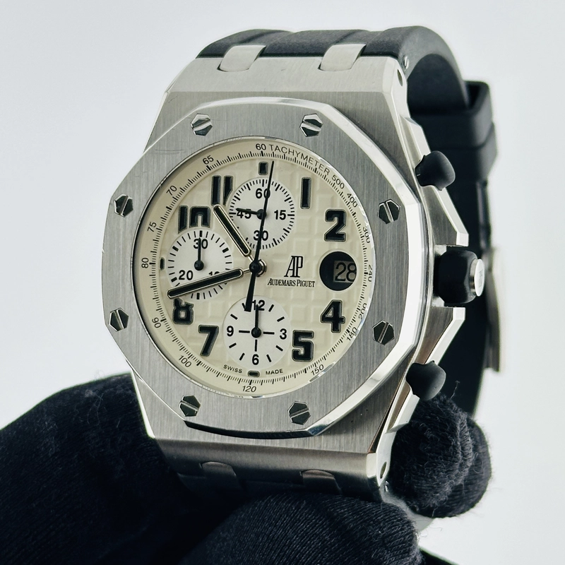 Audemars Piguet Royal Oak Offshore Safari White Dial on Rubber Strap Ref. 26170ST Papers 2011 view 2