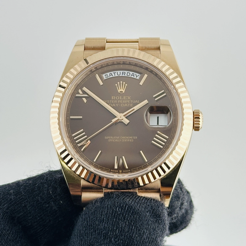 Rolex Day-Date 40 Chocolate Bevelled Roman Dial on President Ref. 228235 Complete 2024 view 3