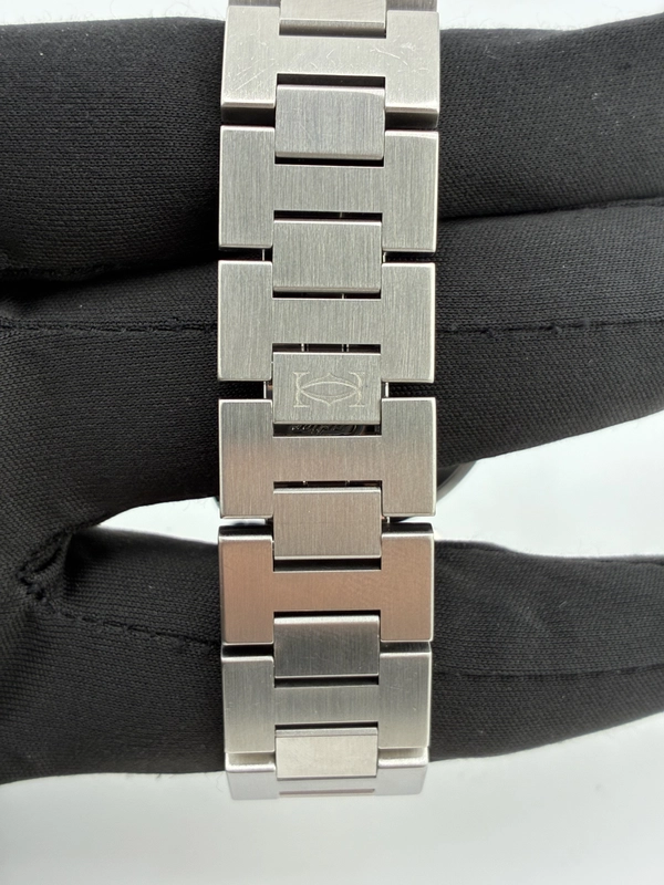 Cartier Pasha C White Dial on Ss Ref. 2324 Papers 2008 view 4