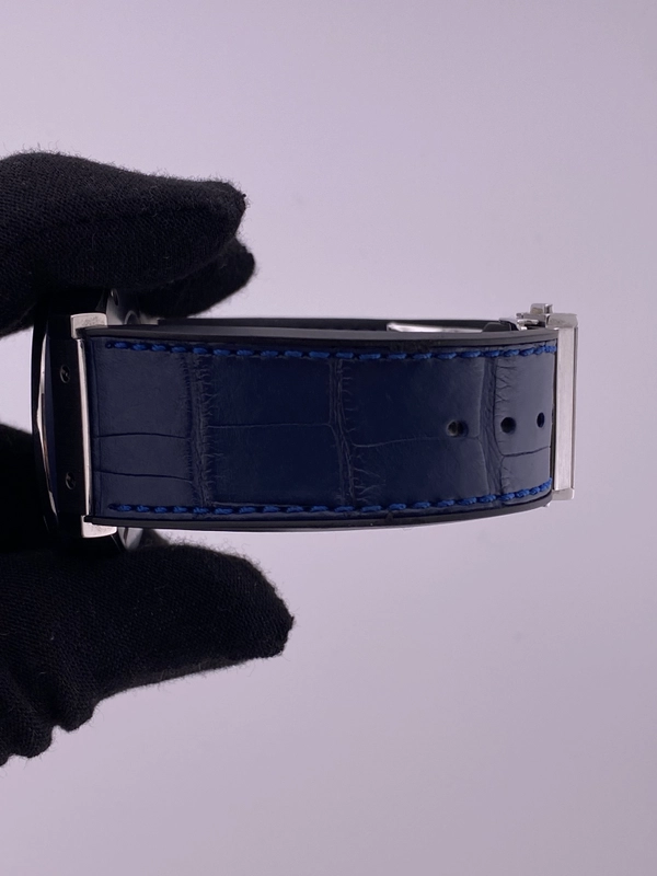 Hublot Classic Fusion Blue Blue Dial on Blue Rubber Ref. 511.NX.7170.LR Complete Open Date view 5