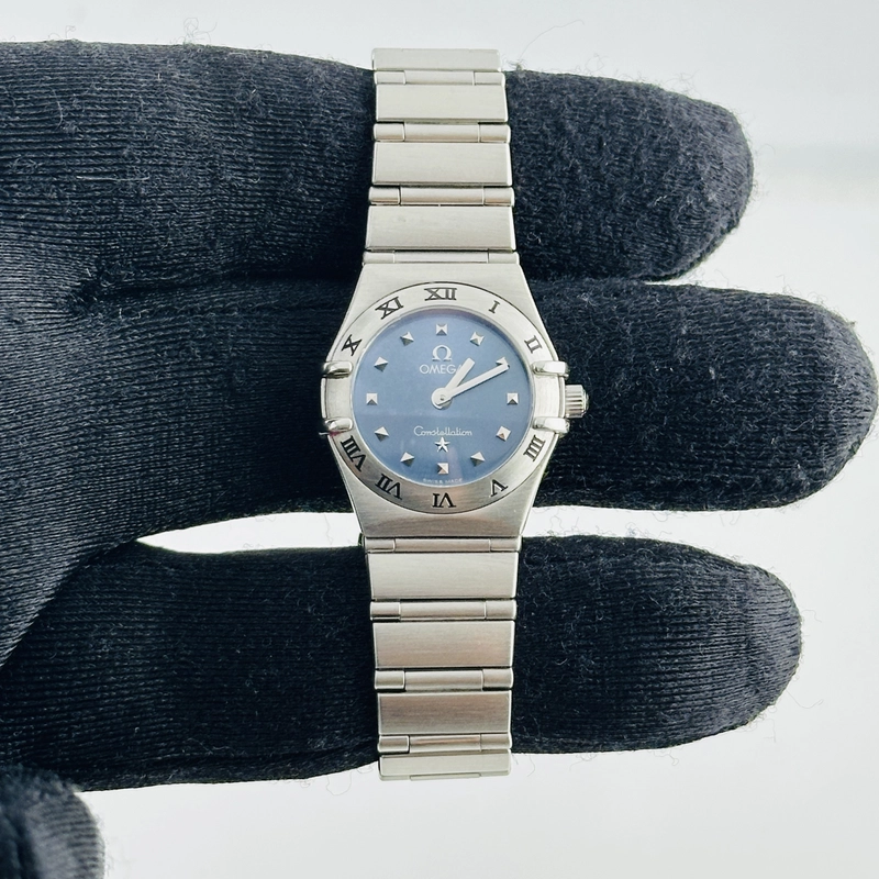 Omega Constellation Blue Dial on Stainless Steel Bracelet Ref. 1562.81 view 3