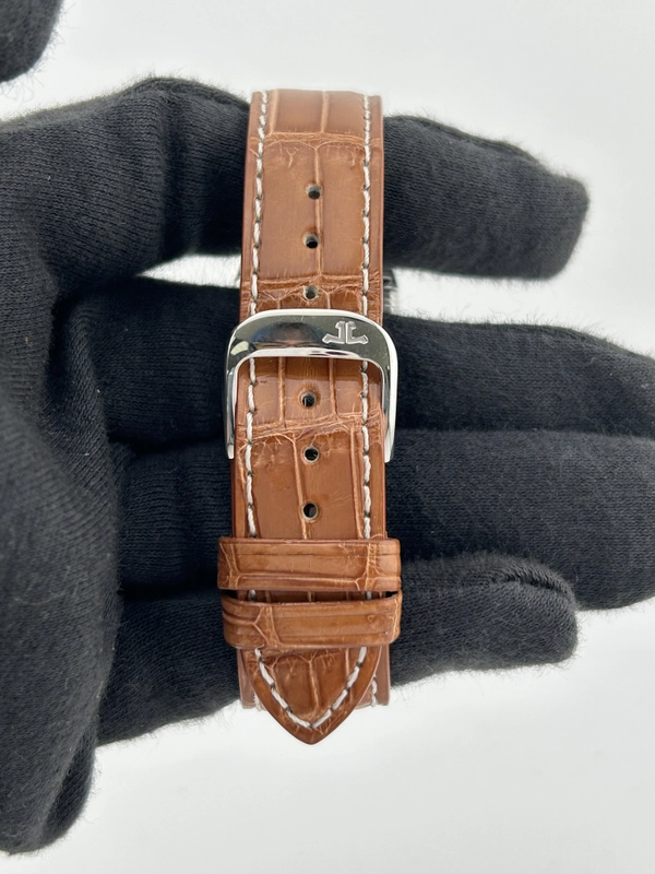 Jaeger Le Coultre Reverso Classic Grande Taille Silver Dial on Leather Strap Ref. 252.8.71 with Box view 4