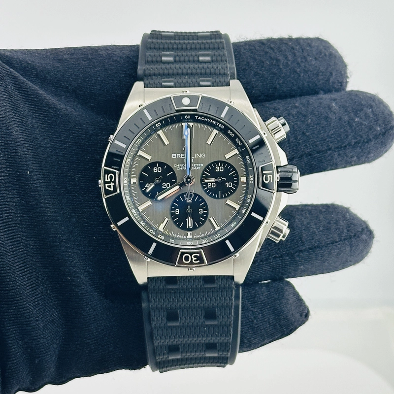 Breitling Super Chronomat B01 Anthracite Dial on Rubber Strap Ref. EB0136251M1S1 Card 2025 view 2