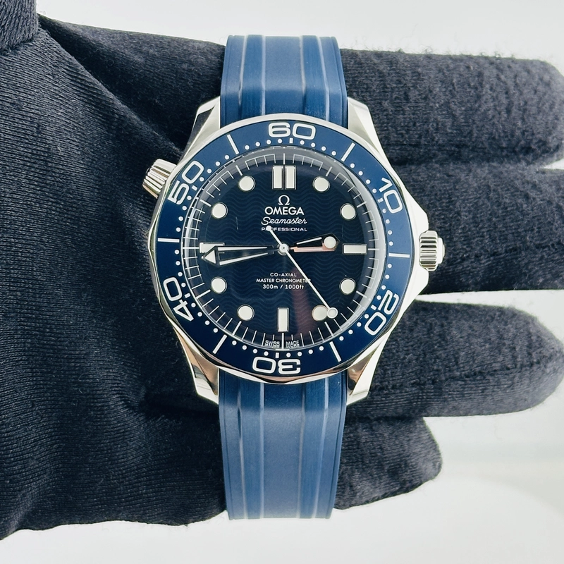 Omega Seamaster Diver James Bond Blue Dial on Rubber Band Ref. 210.30.42.20.03.002 view 2