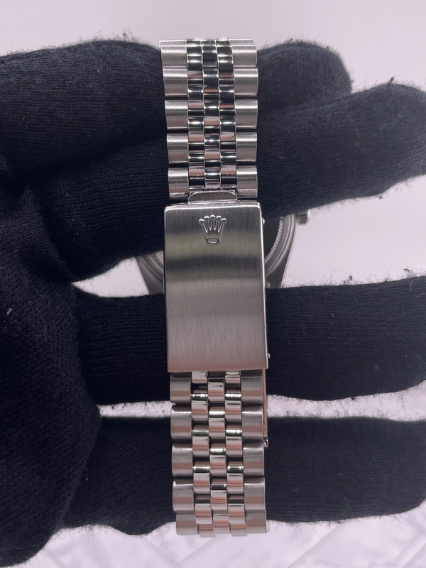 Rolex Datejust Silver Stick Dial on Jubilee Ref. 16030 1981 view 4