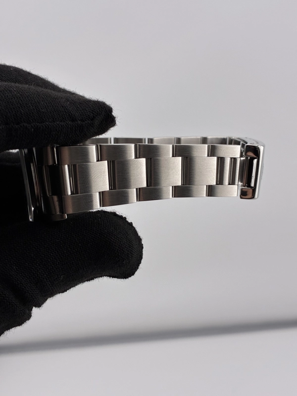 Rolex Oyster Perpetual Blue Dial on Oyster Bracelet Ref. 77080 Papers 1999 view 5