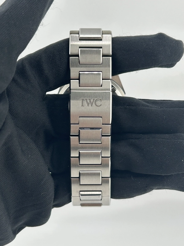 Iwc Ingenieur Automatic Black Dial on Stainless Steel Bracelet Ref. IW322701 with Box view 4