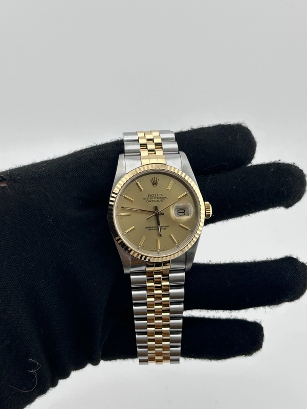 Rolex Datejust 36 Champagne Stick Dial on Jubilee Ref. 16233 Papers 1989 view 2