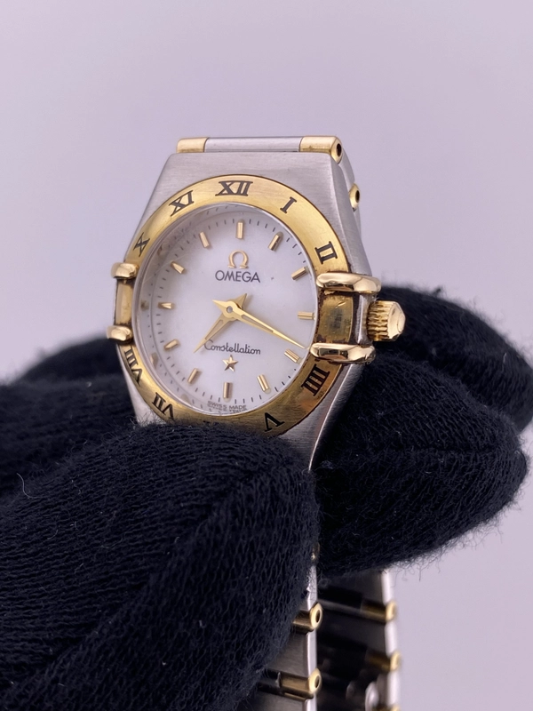 Omega Constellation White Dial on Stainless Steel & Yellow Gold Ref. 1262.70 view 3