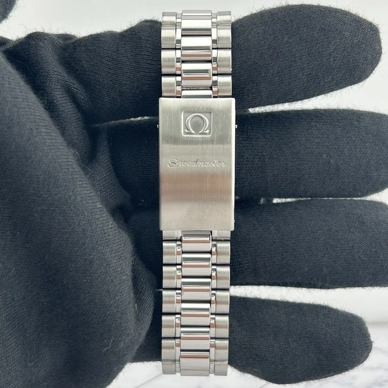 Omega Speedmaster Reduced Black Dial on Stainless Steel Bracelet Ref. 3510.5 Card 1994 view 4