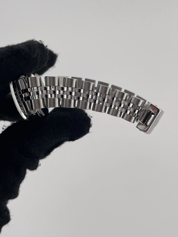 Rolex Oyster Perpetual Date White Dial on Jubilee D Link Bracelet Ref. 6924 1973 view 5