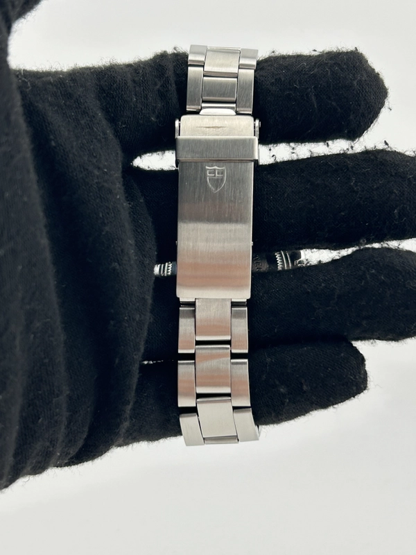 Tudor Prince Oysterdate Mini-Sub Blue Dial on Stainless Steel Bracelet Ref. 73090 view 4