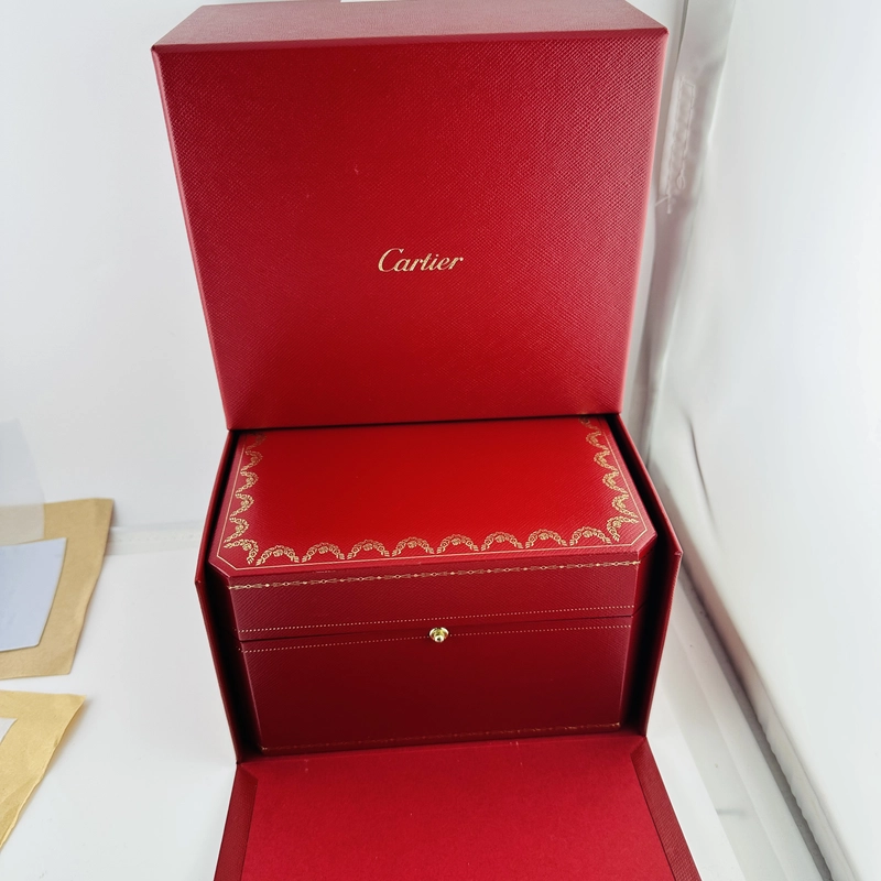 Cartier Santos Medium Silver Roman Dial on Stainless Steel Bracelet Ref. 4075 / WSSA0029 Complete 2024 view 9