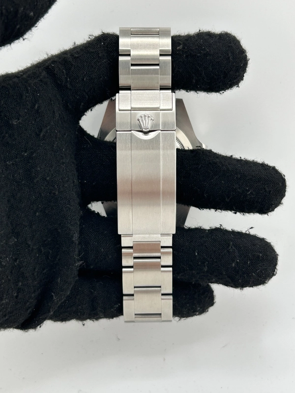 Rolex Submariner Black Dial on Oyster Bracelet Ref. 126610LN Card 2021 view 4
