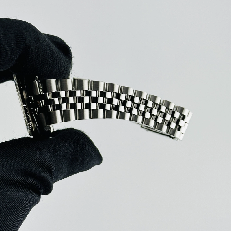 Rolex Datejust Black Dial on D Link Jubilee Ref. 78274 Papers 2002 view 5