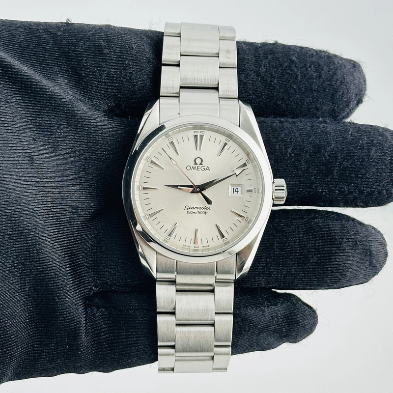 Omega Seamaster Aqua Terra Silver Dial on Stainless Steel Bracelet Ref. 2517.50.00 view 3