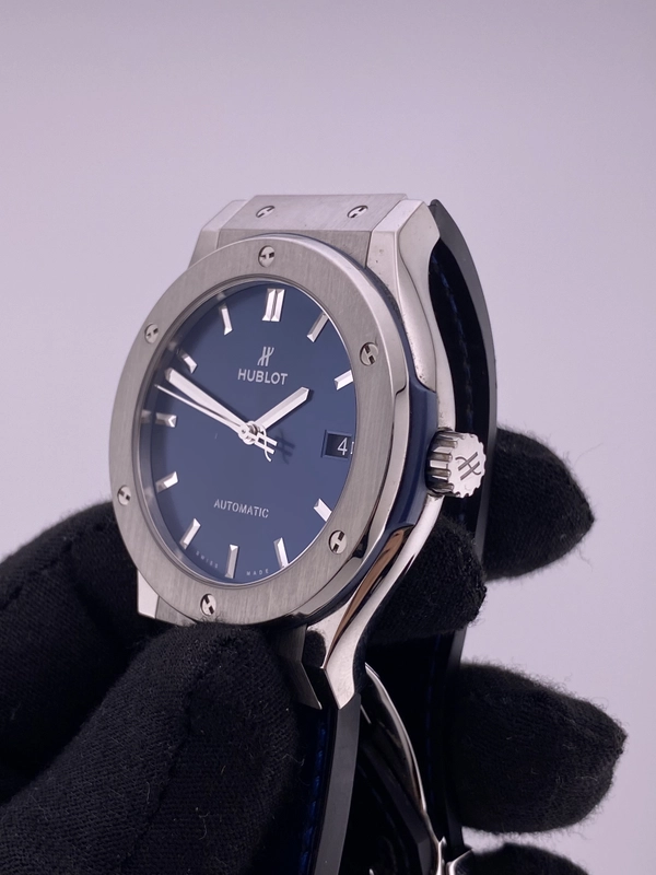 Hublot Classic Fusion Blue Blue Dial on Blue Rubber Ref. 511.NX.7170.LR Complete Open Date view 3