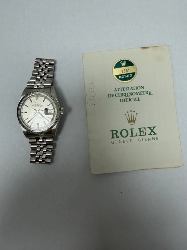Rolex Datejust Silver Stick Dial on Jubilee Ref. 1601/4 Papers 1977 view 5