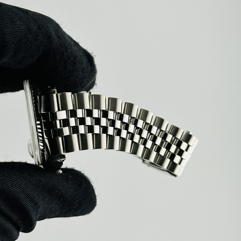 Rolex Datejust Silver Stick Dial on D Link Jubilee Bracelet Ref. 1601/4 1971 view 5