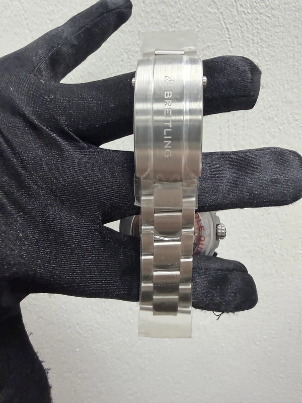 Breitling Avenger B01 Chronograph Blue Dial on Bracelet Ref. AB0147101C1A1 Card 2026 view 3