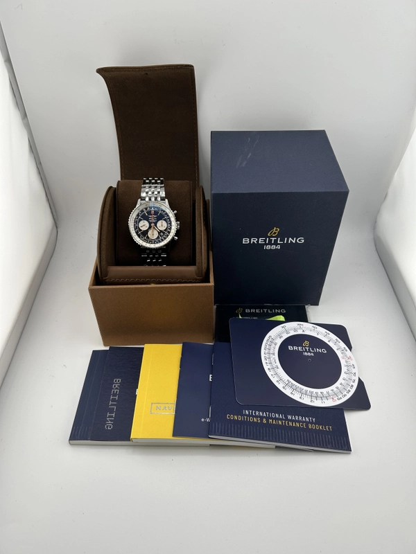 Breitling Navitimer Black Dial Ref. AB0121 Complete 2020 view 7