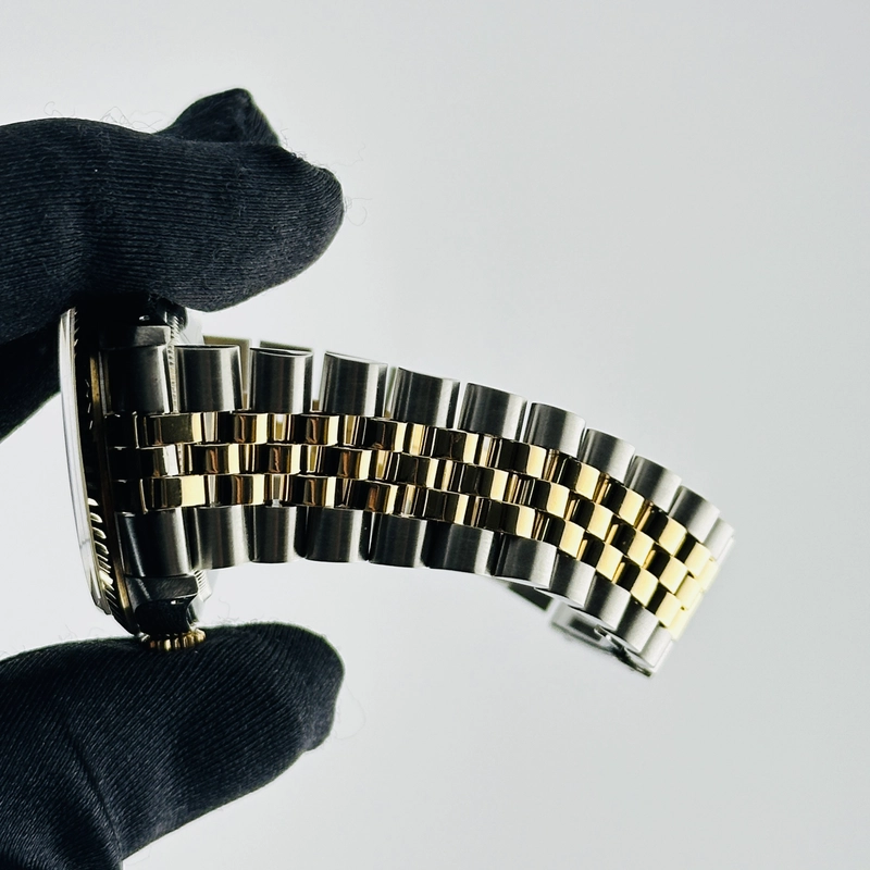 Rolex Datejust Champagne Diamond Factory Dial on D Link Jubilee Bracelet Ref. 16233G 1994 view 5